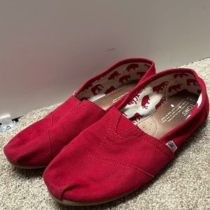 Classic Red Tom’s